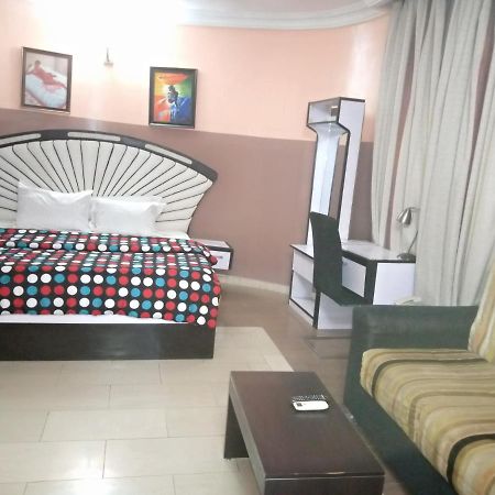 Royalview Hotel And Suites Lagos Exterior foto