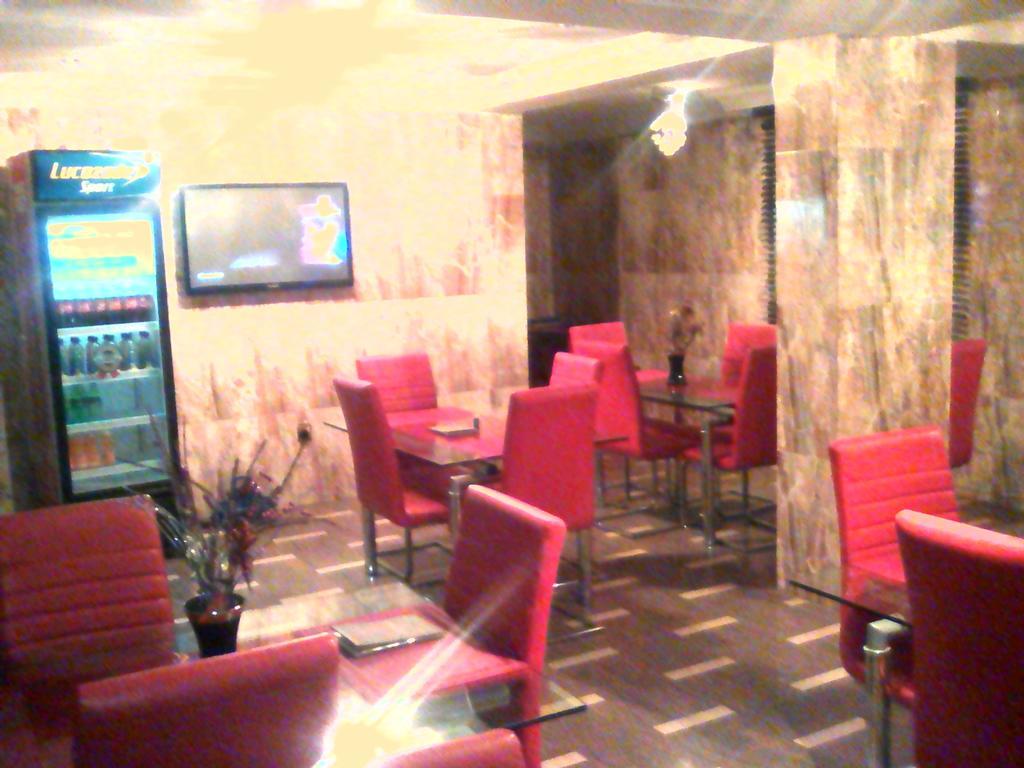 Royalview Hotel And Suites Lagos Exterior foto