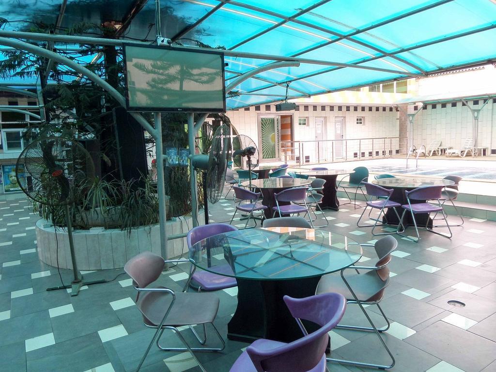 Royalview Hotel And Suites Lagos Exterior foto