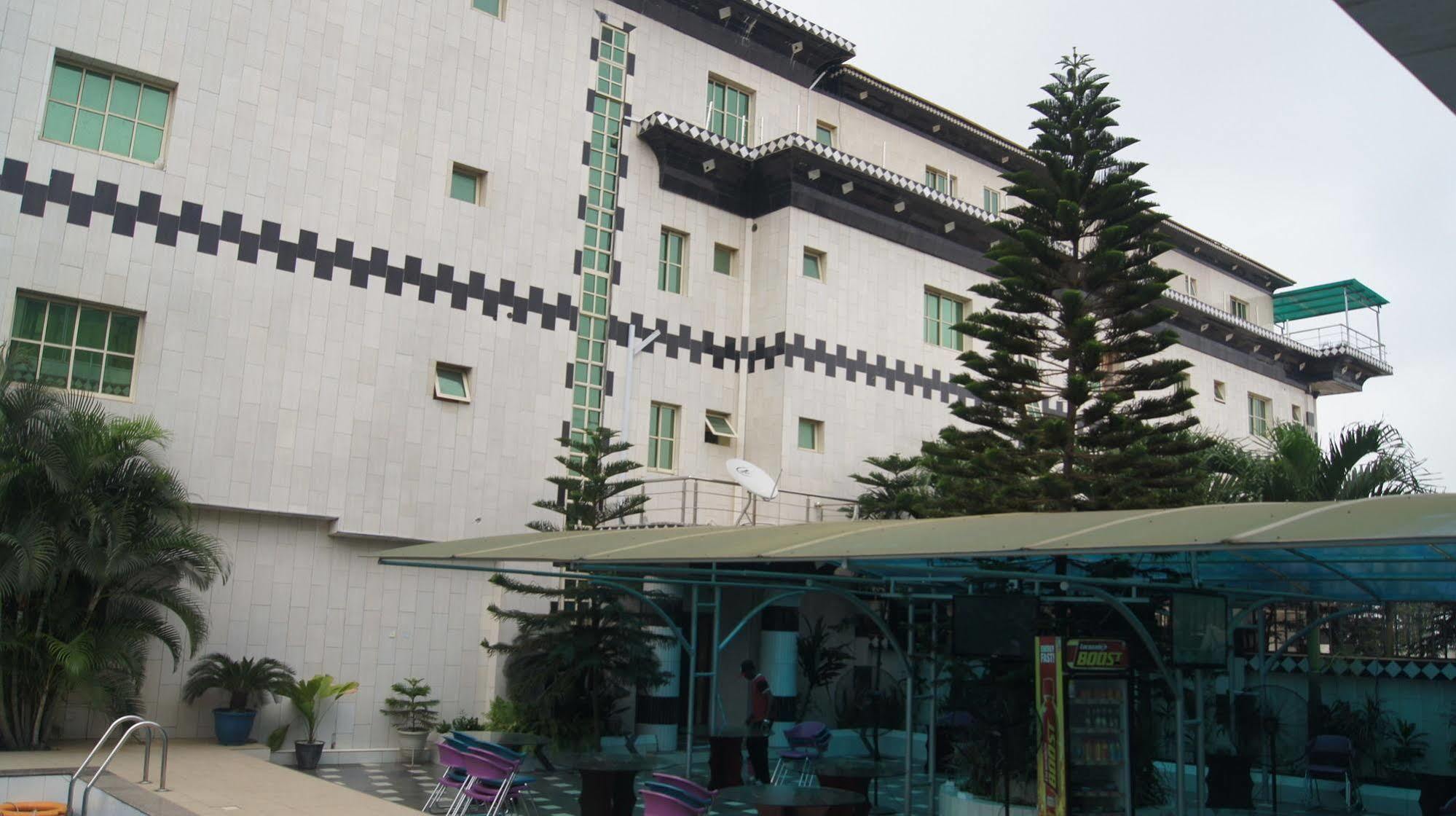 Royalview Hotel And Suites Lagos Exterior foto