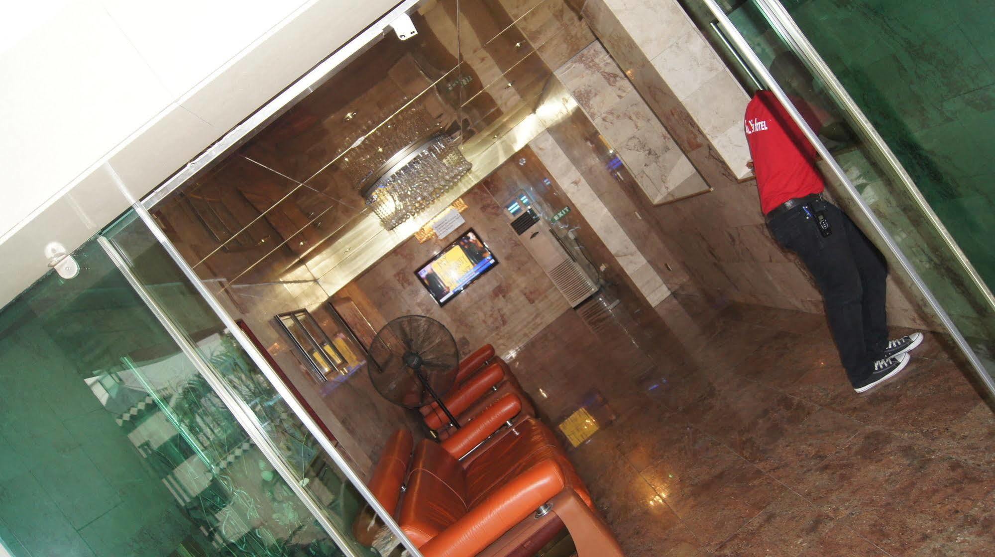 Royalview Hotel And Suites Lagos Exterior foto