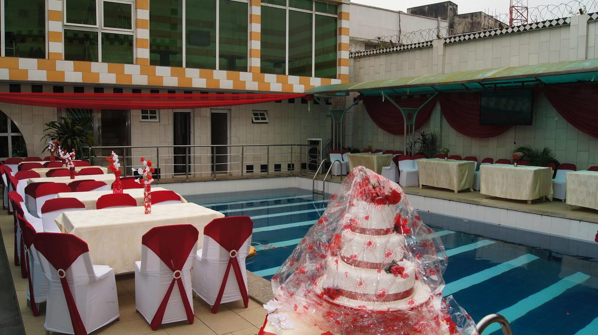 Royalview Hotel And Suites Lagos Exterior foto