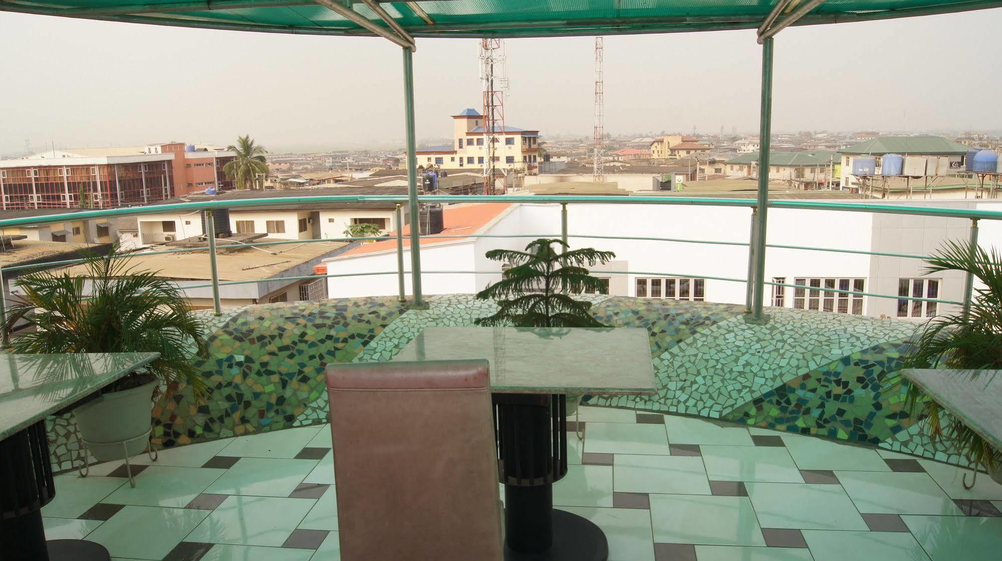 Royalview Hotel And Suites Lagos Exterior foto