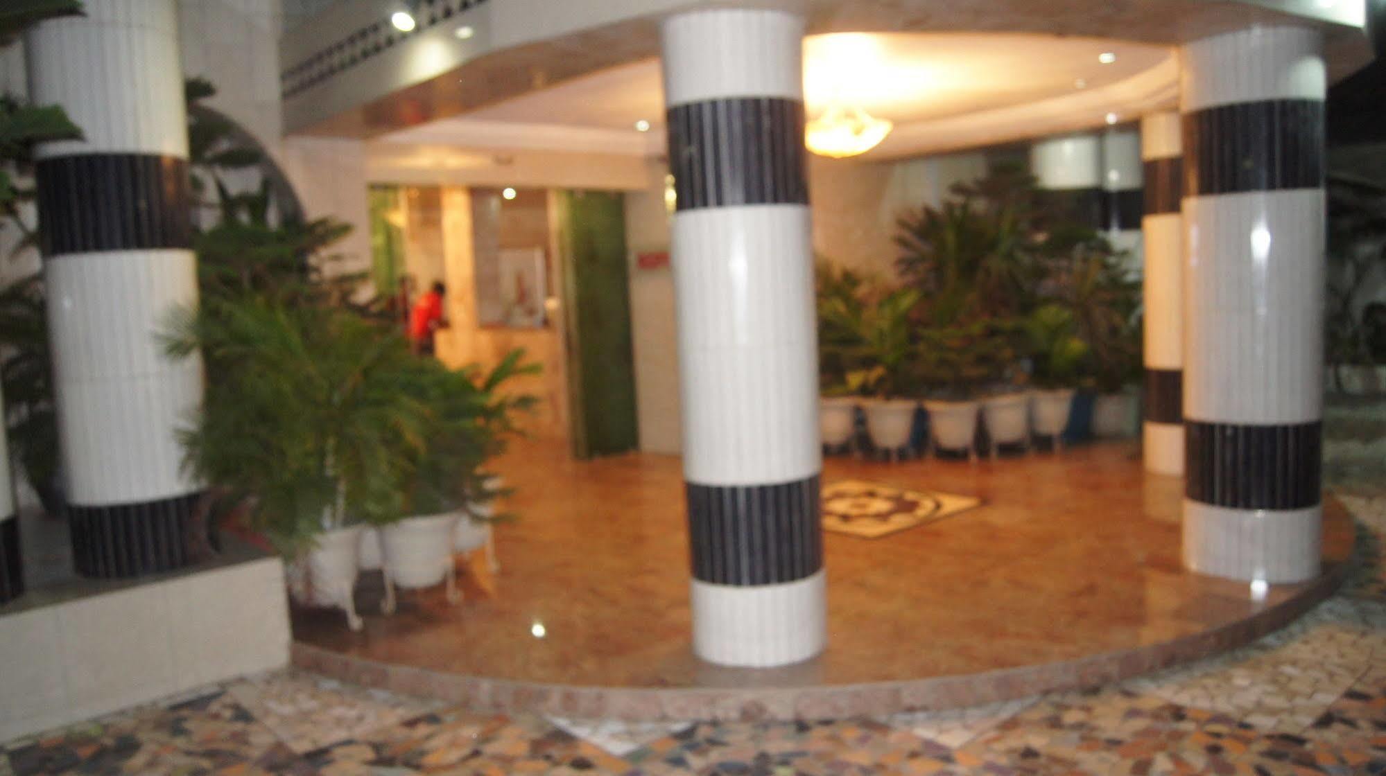 Royalview Hotel And Suites Lagos Exterior foto